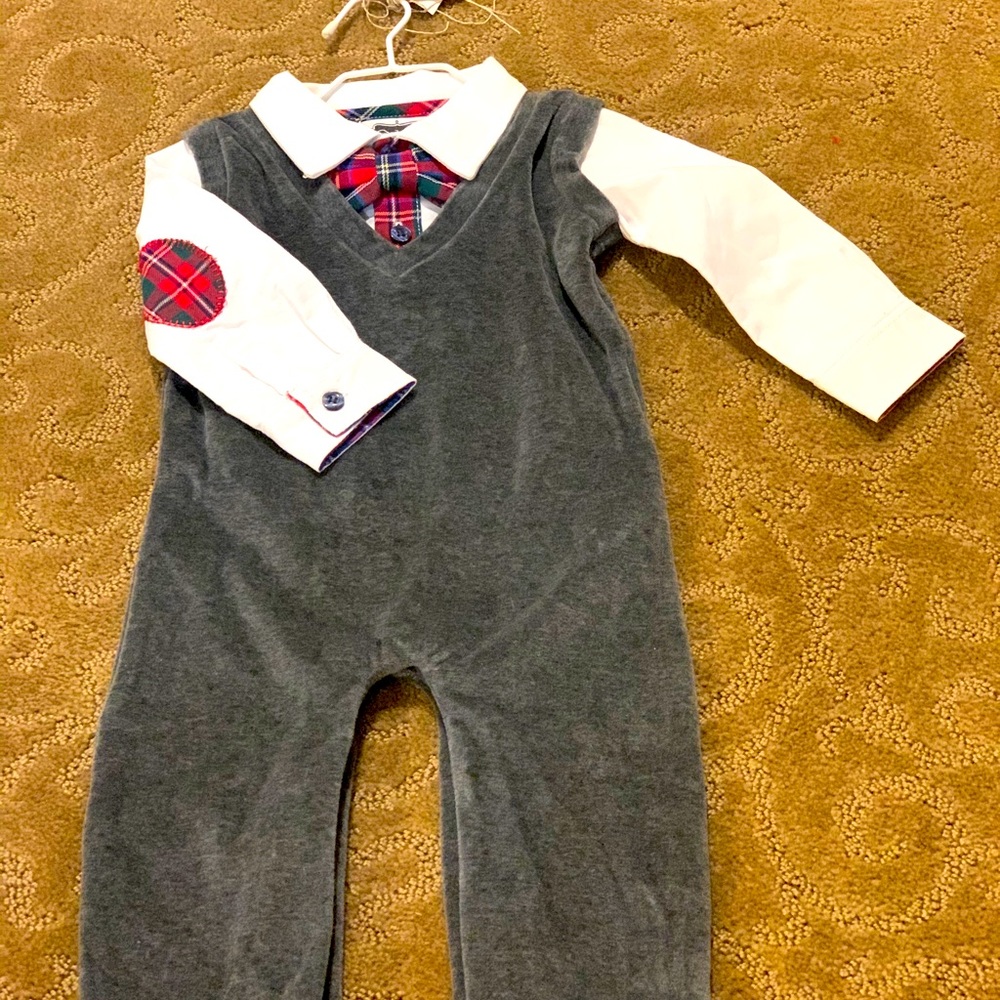 Mud pie velvet outfit 6-9 months